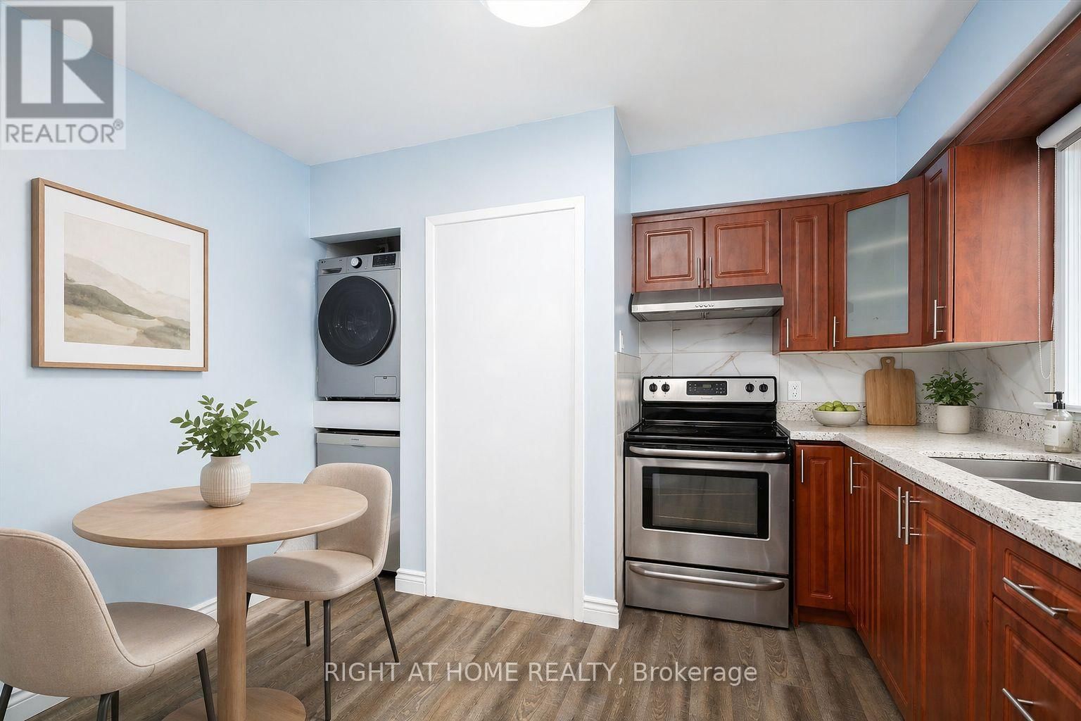 322 JASPER AVENUE Image 6