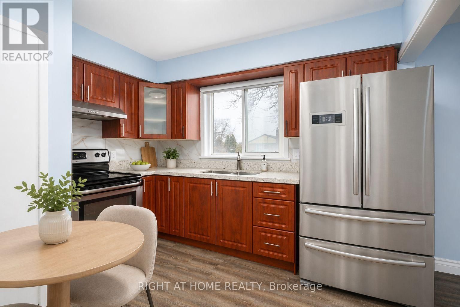 322 JASPER AVENUE Image 7