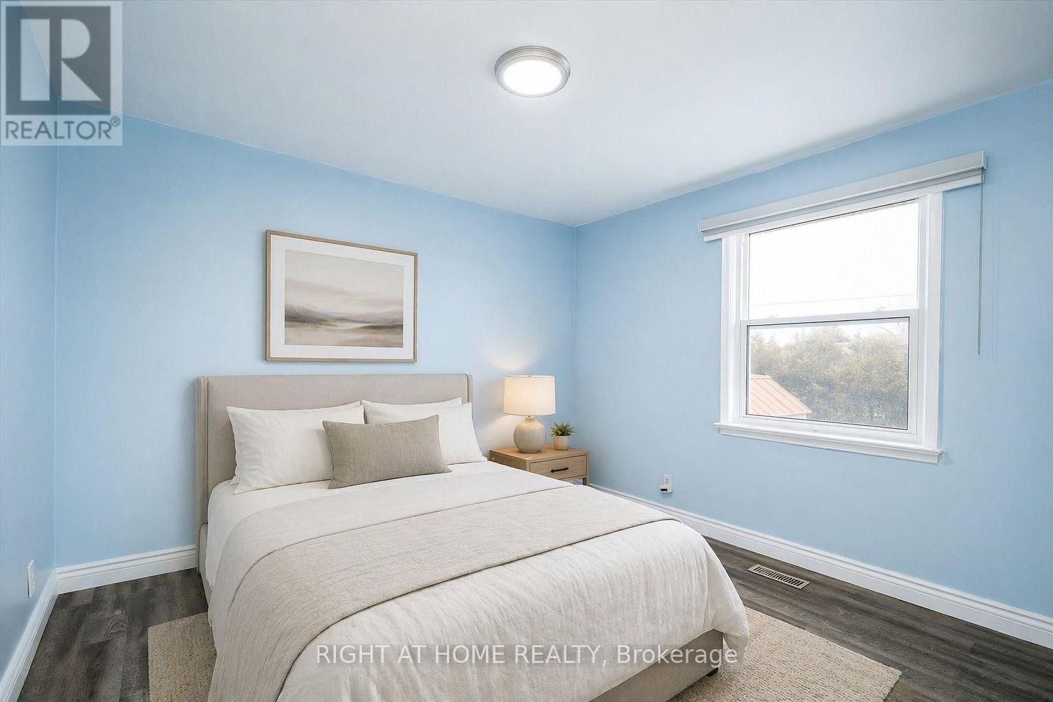 322 JASPER AVENUE Image 9