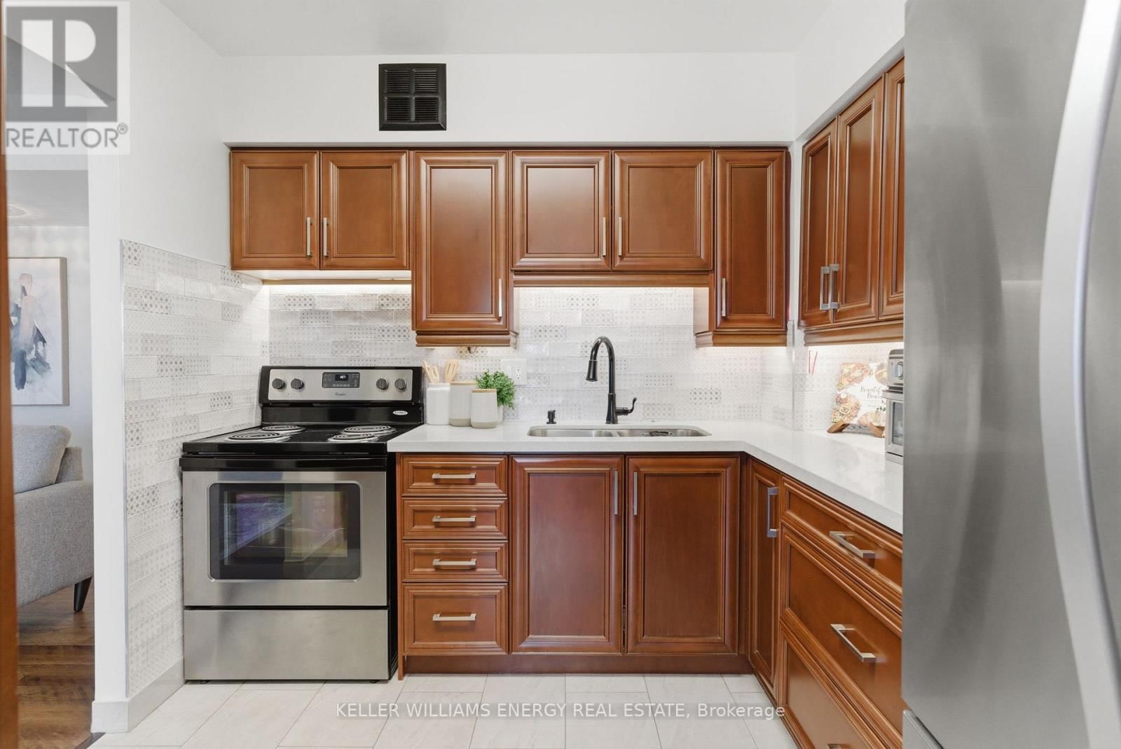 519 - 39 KIMBERCROFT COURT Image 11