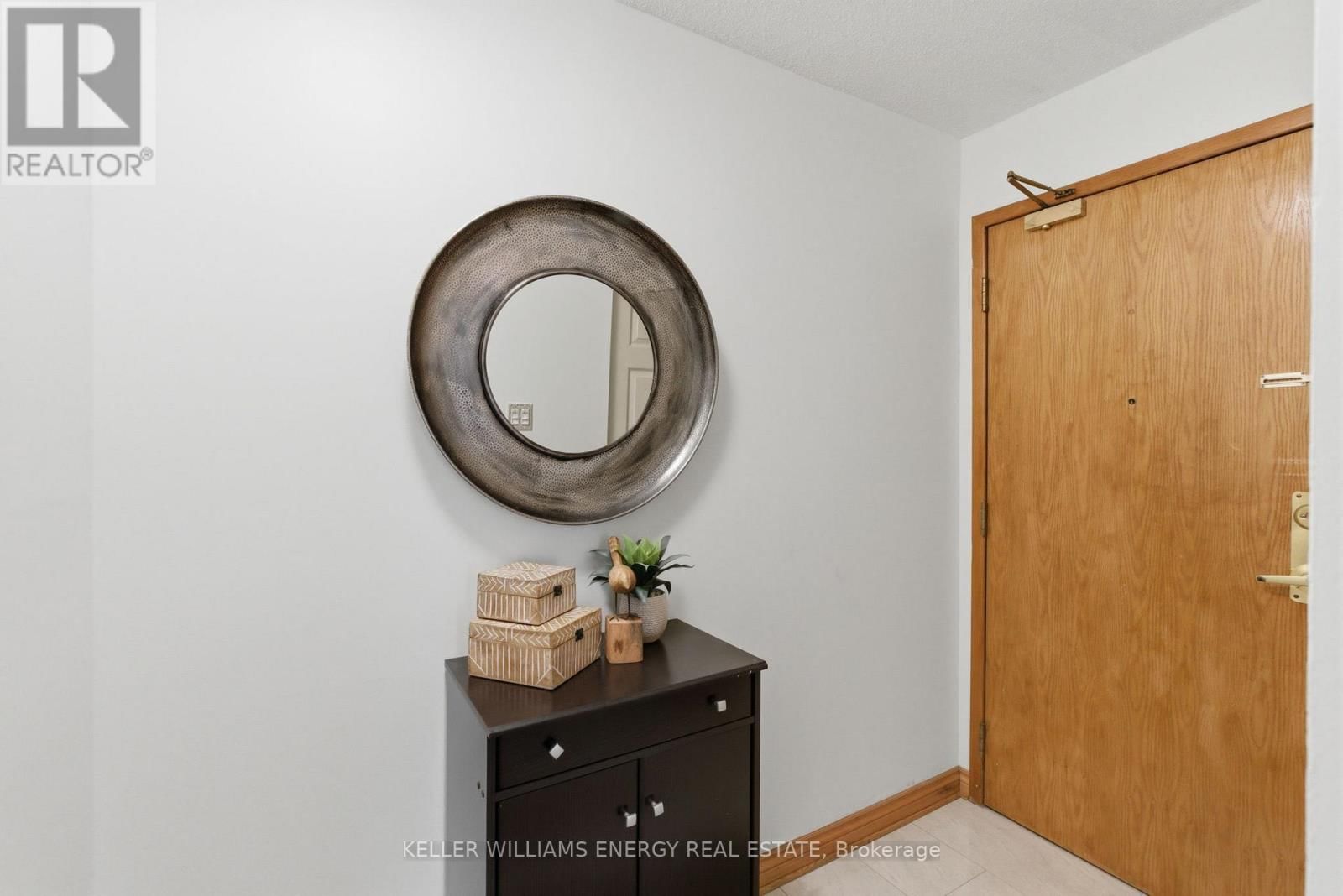 519 - 39 KIMBERCROFT COURT Image 2