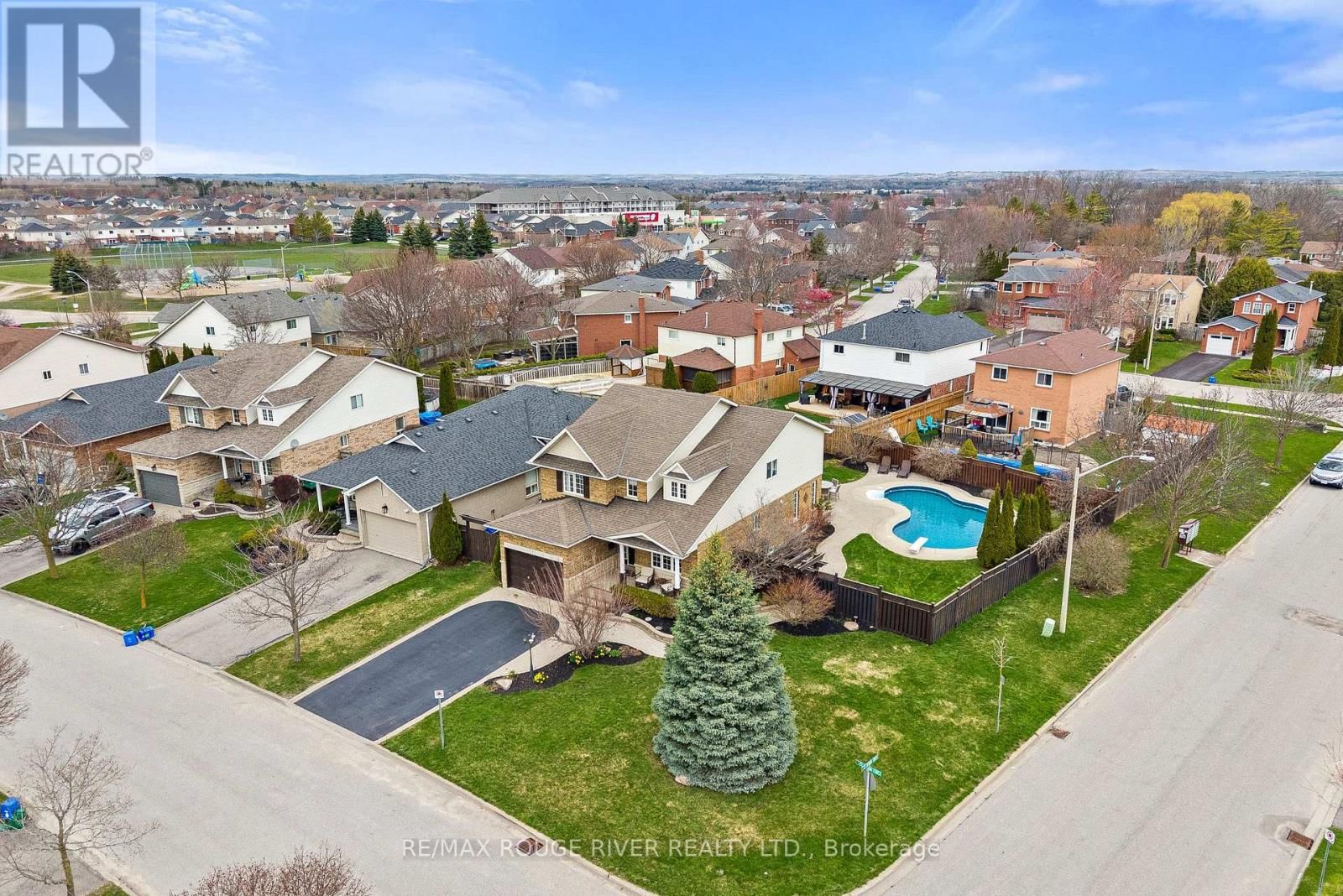 9 CLAYTON CRESCENT Image 1