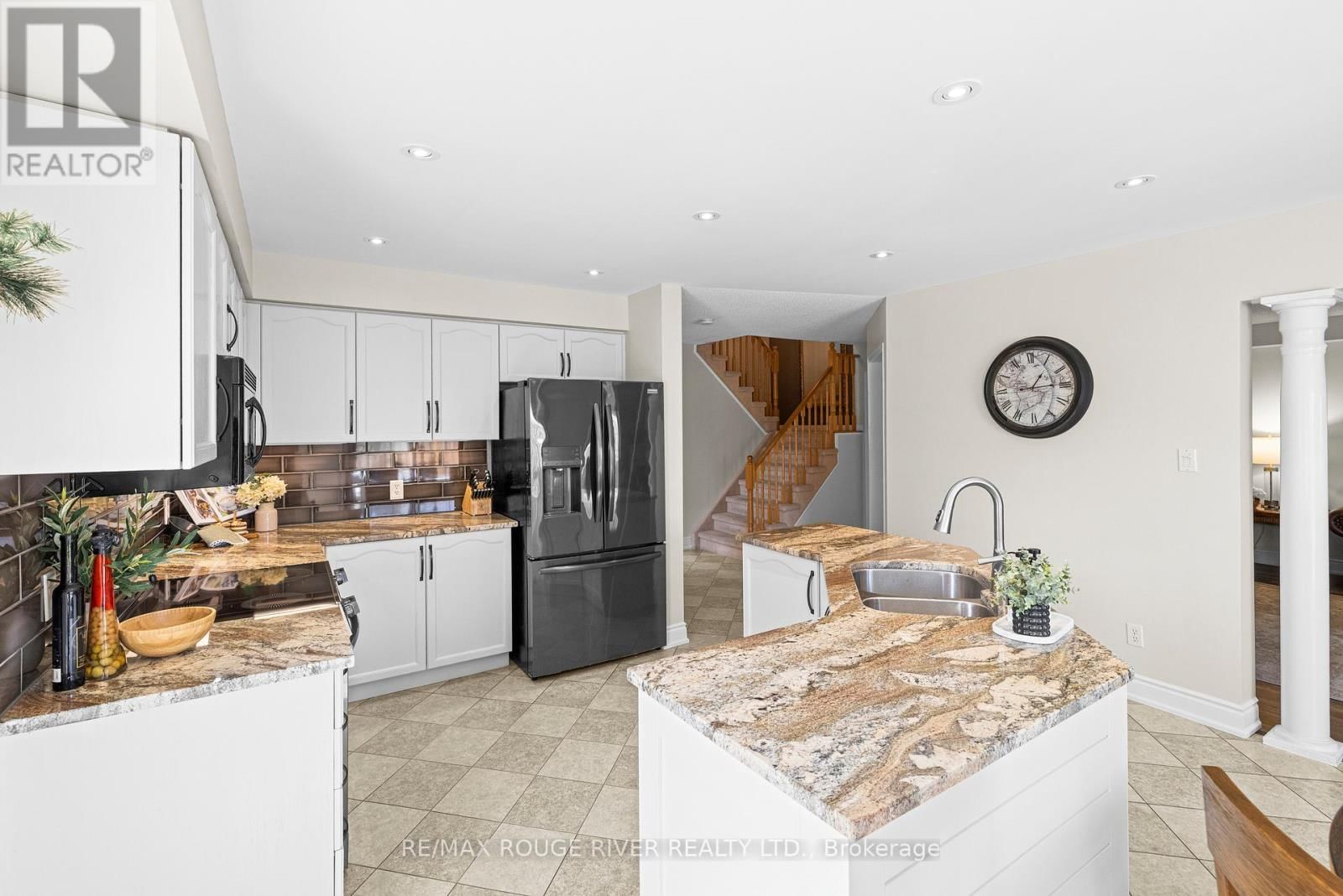 9 CLAYTON CRESCENT Image 17