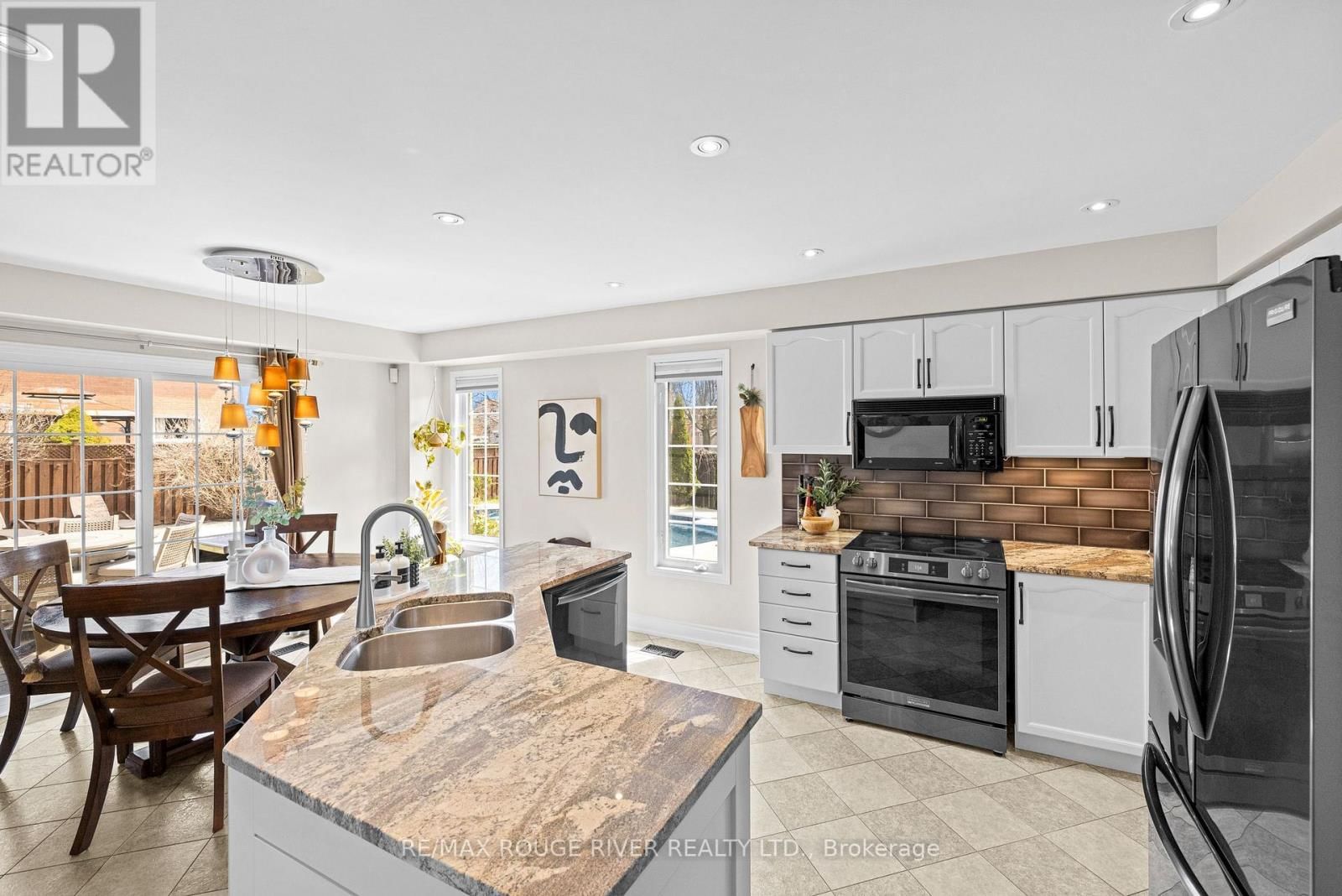 9 CLAYTON CRESCENT Image 18