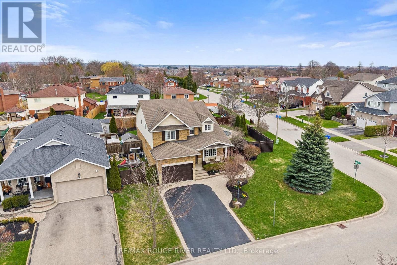 9 CLAYTON CRESCENT Image 2