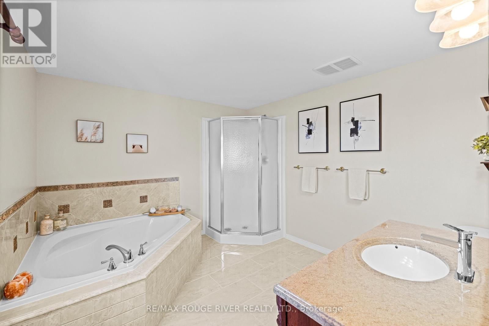 9 CLAYTON CRESCENT Image 25