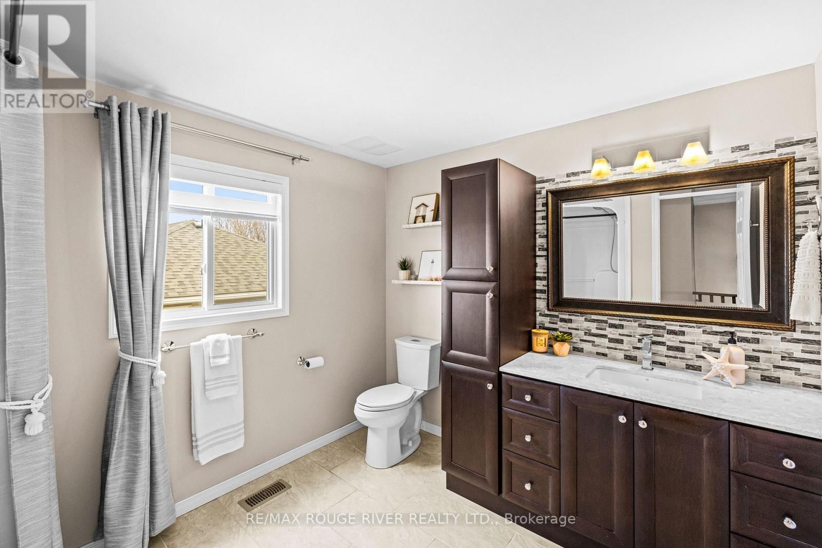 9 CLAYTON CRESCENT Image 31