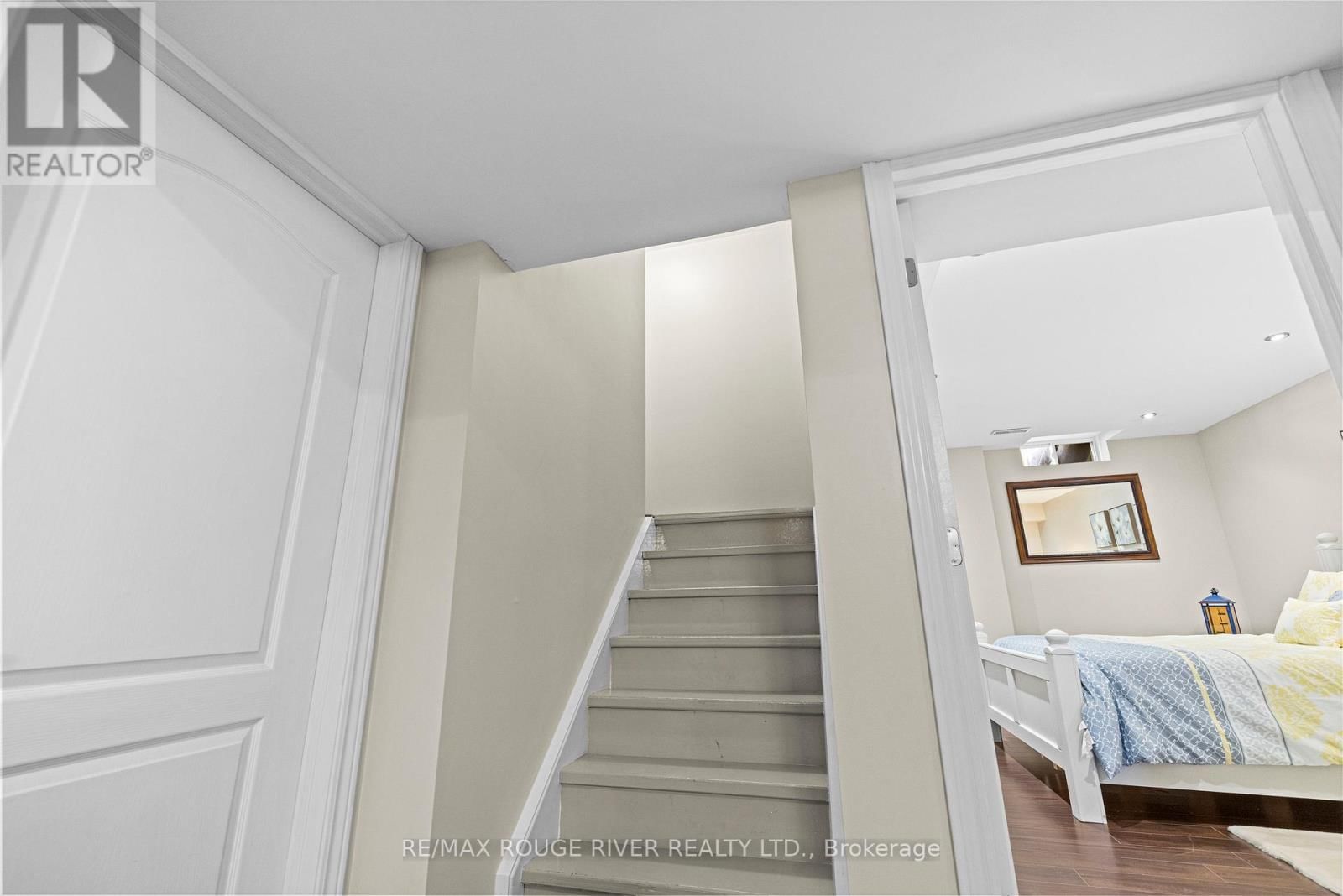 9 CLAYTON CRESCENT Image 32