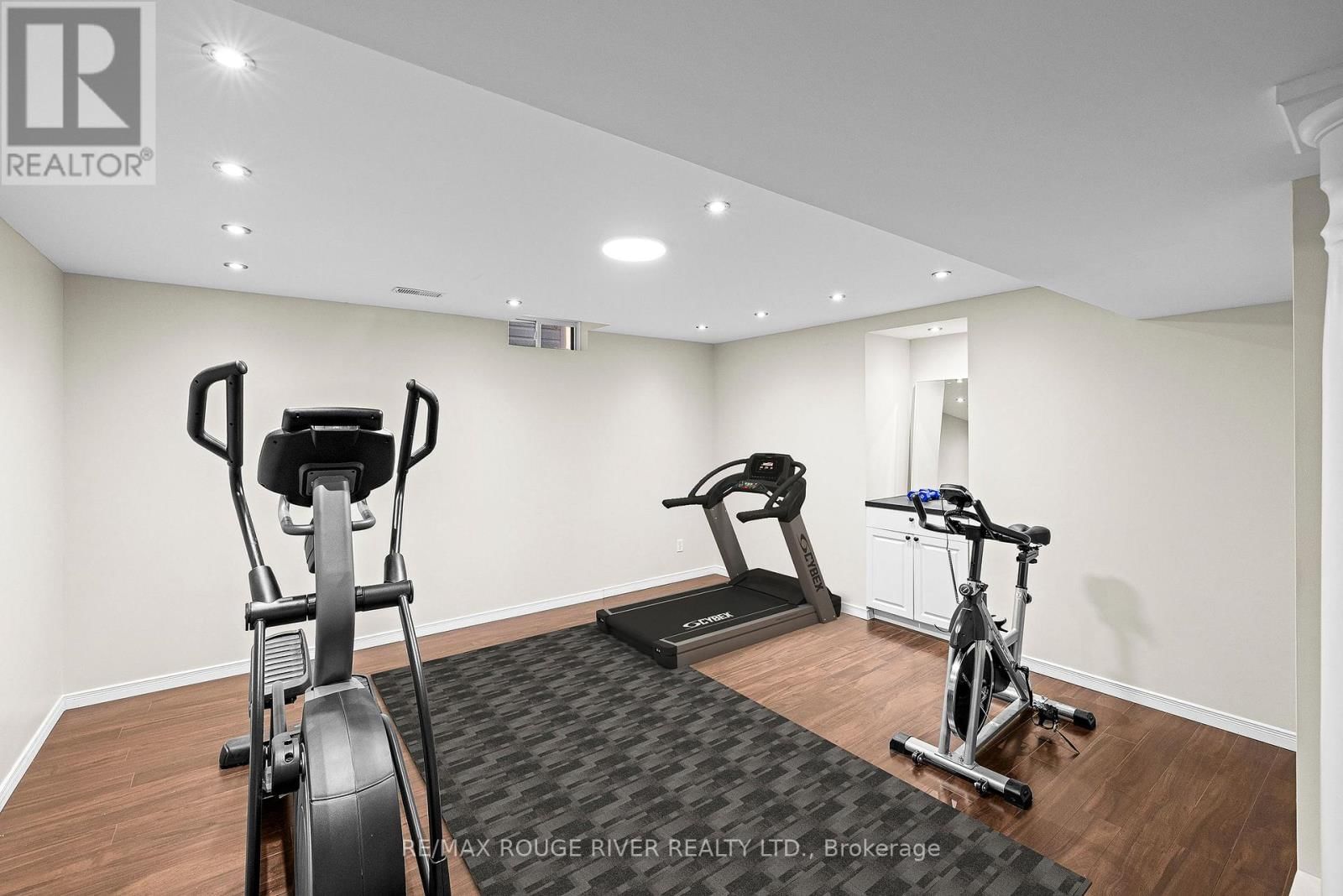 9 CLAYTON CRESCENT Image 34