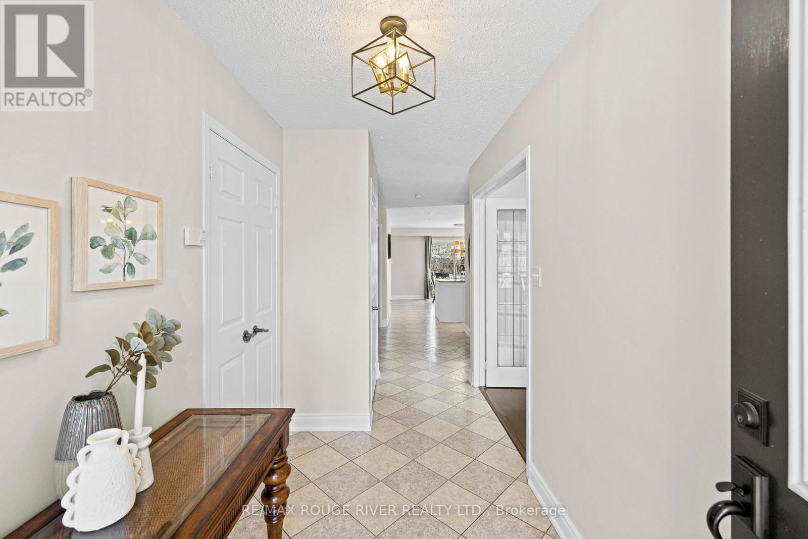 9 CLAYTON CRESCENT Image 7