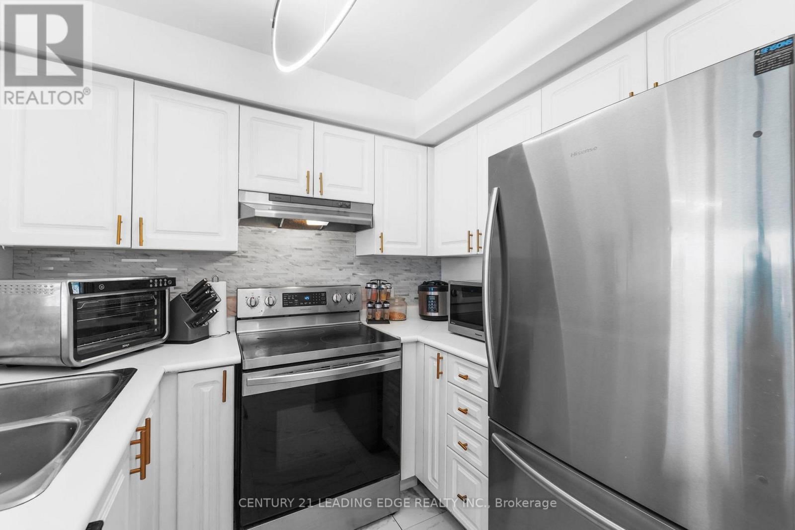 1609 - 11 LEE CENTRE DRIVE Image 12