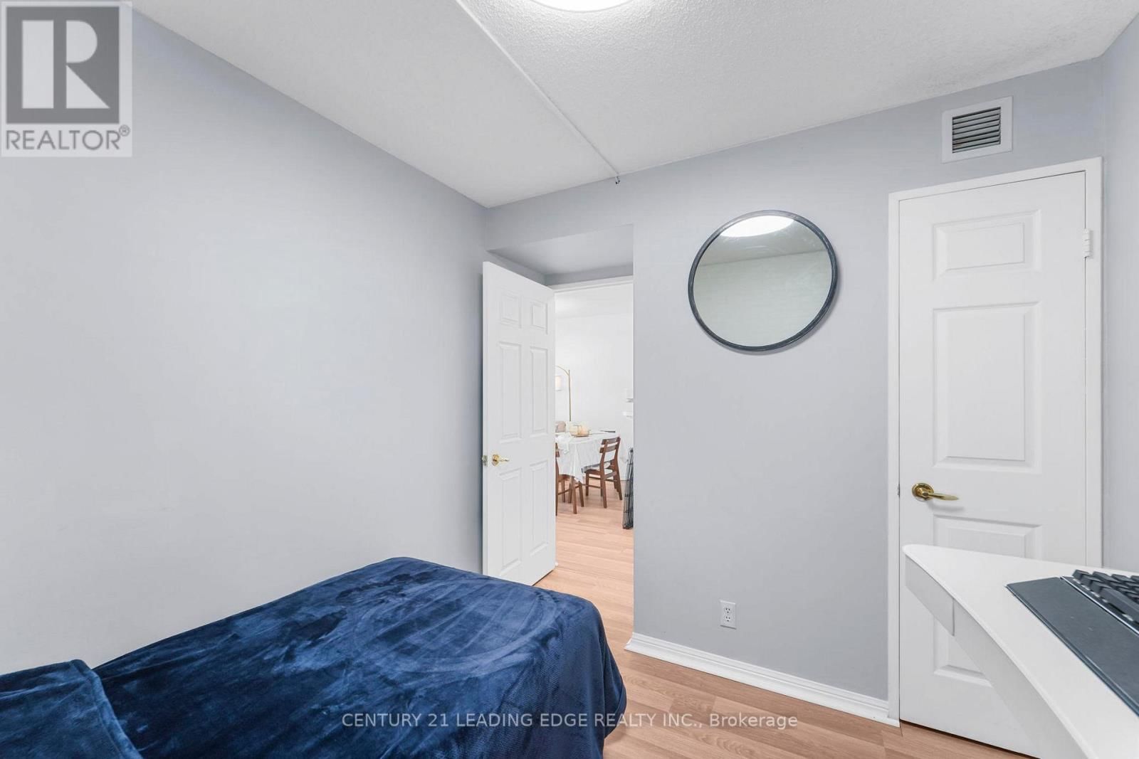 1609 - 11 LEE CENTRE DRIVE Image 14