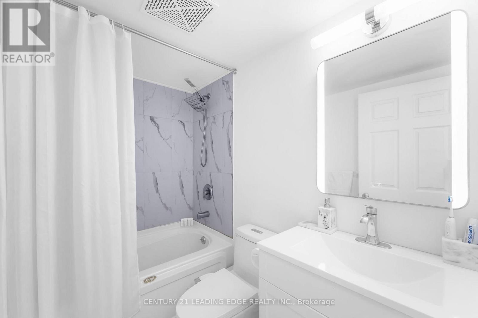 1609 - 11 LEE CENTRE DRIVE Image 15