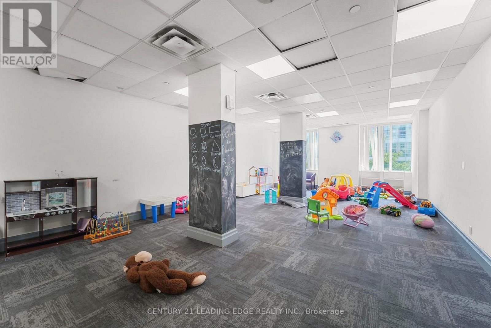 1609 - 11 LEE CENTRE DRIVE Image 20