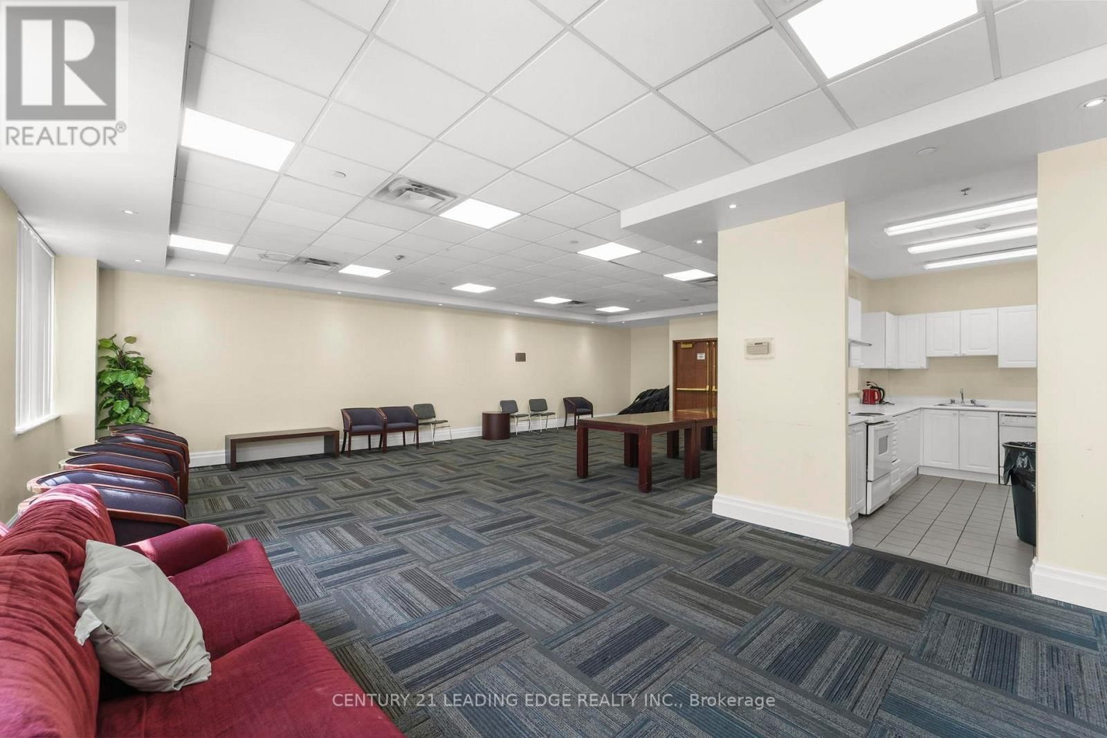 1609 - 11 LEE CENTRE DRIVE Image 21