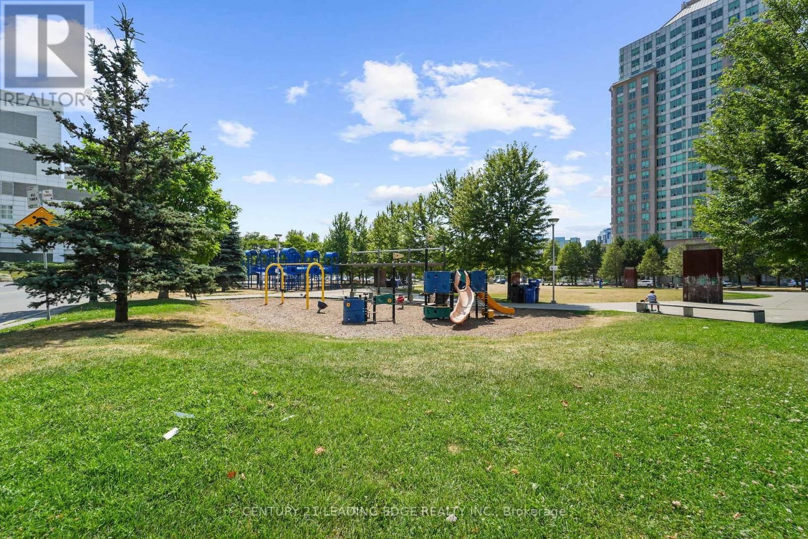 1609 - 11 LEE CENTRE DRIVE Image 26