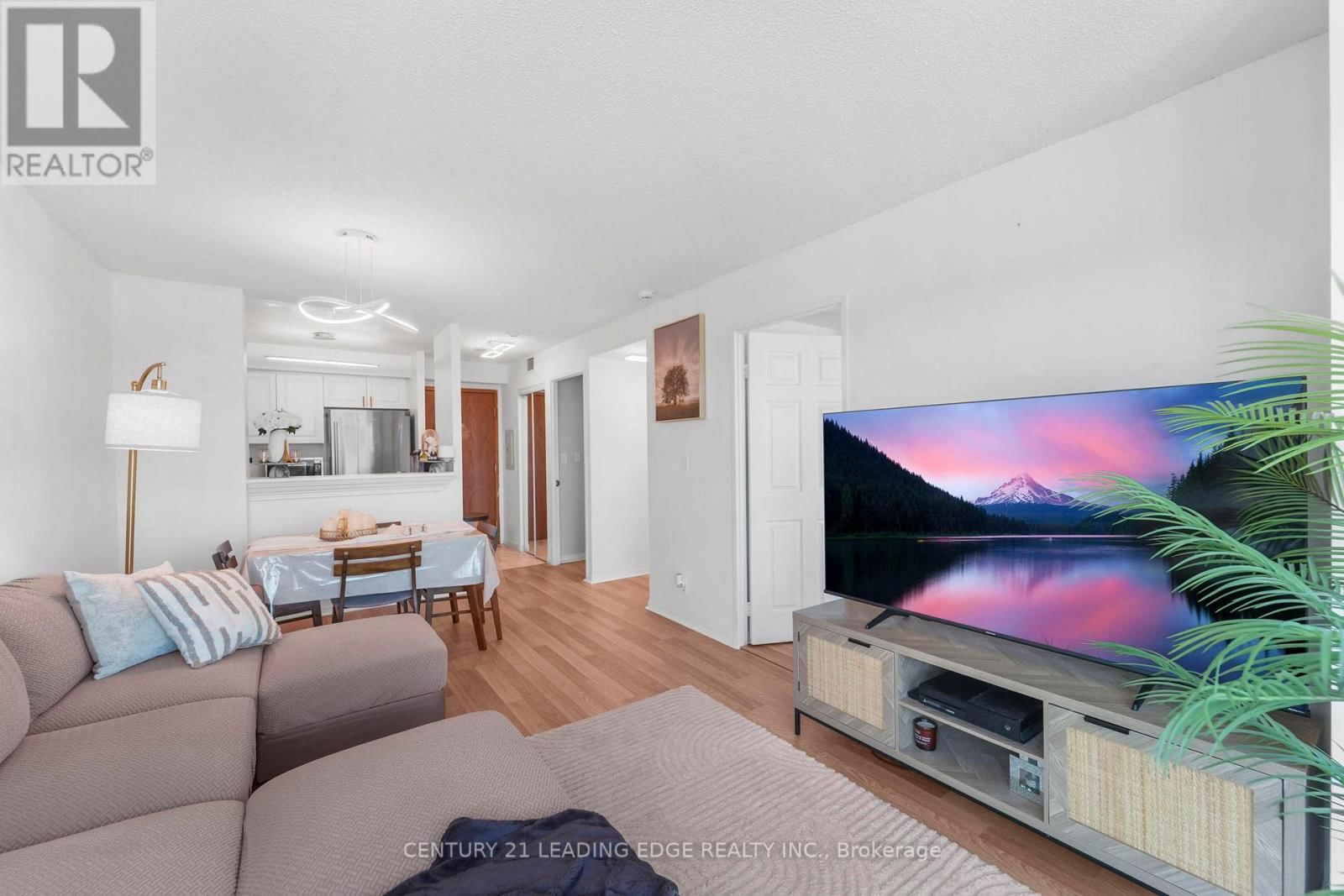 1609 - 11 LEE CENTRE DRIVE Image 7