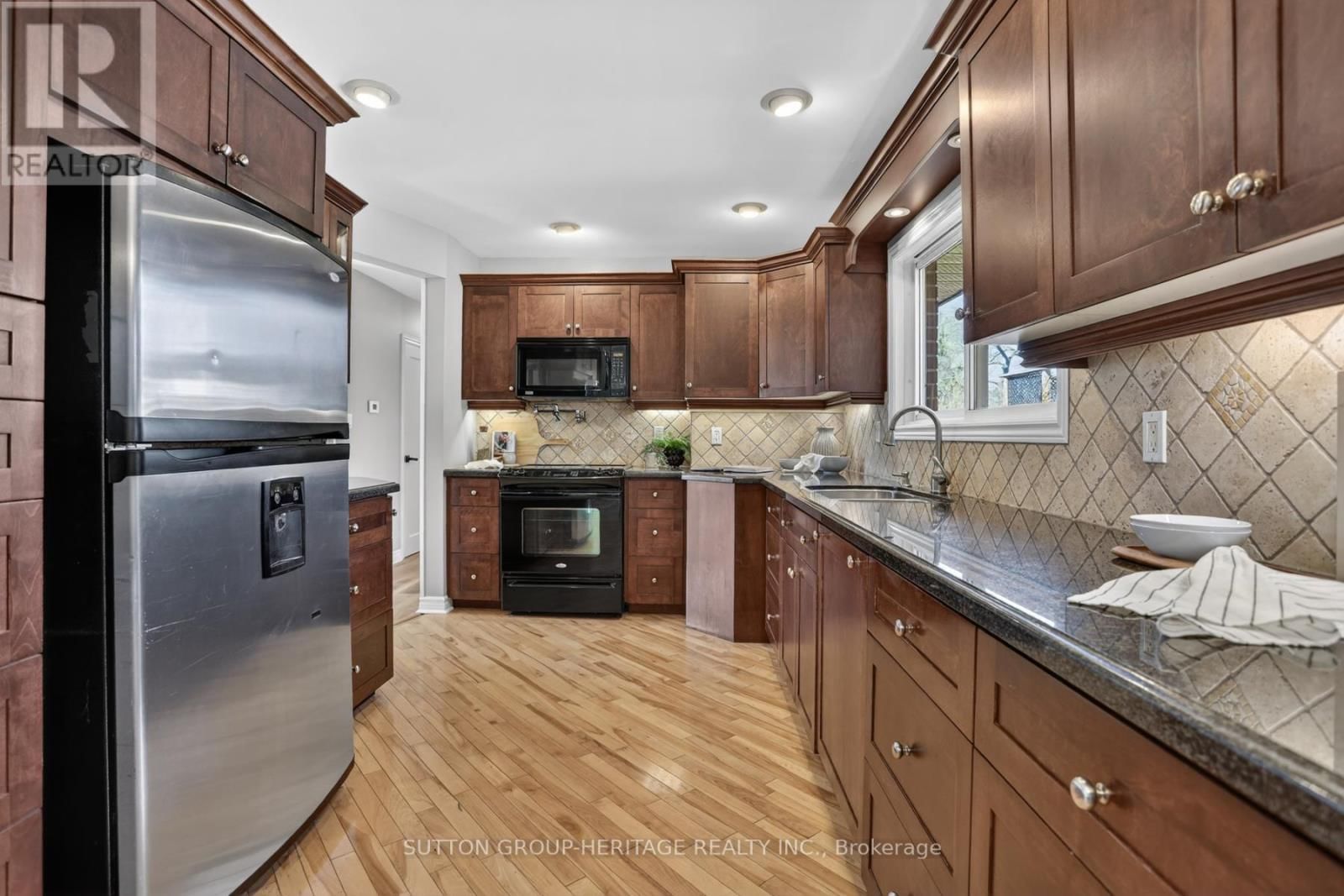 859 WESTDALE STREET Image 15