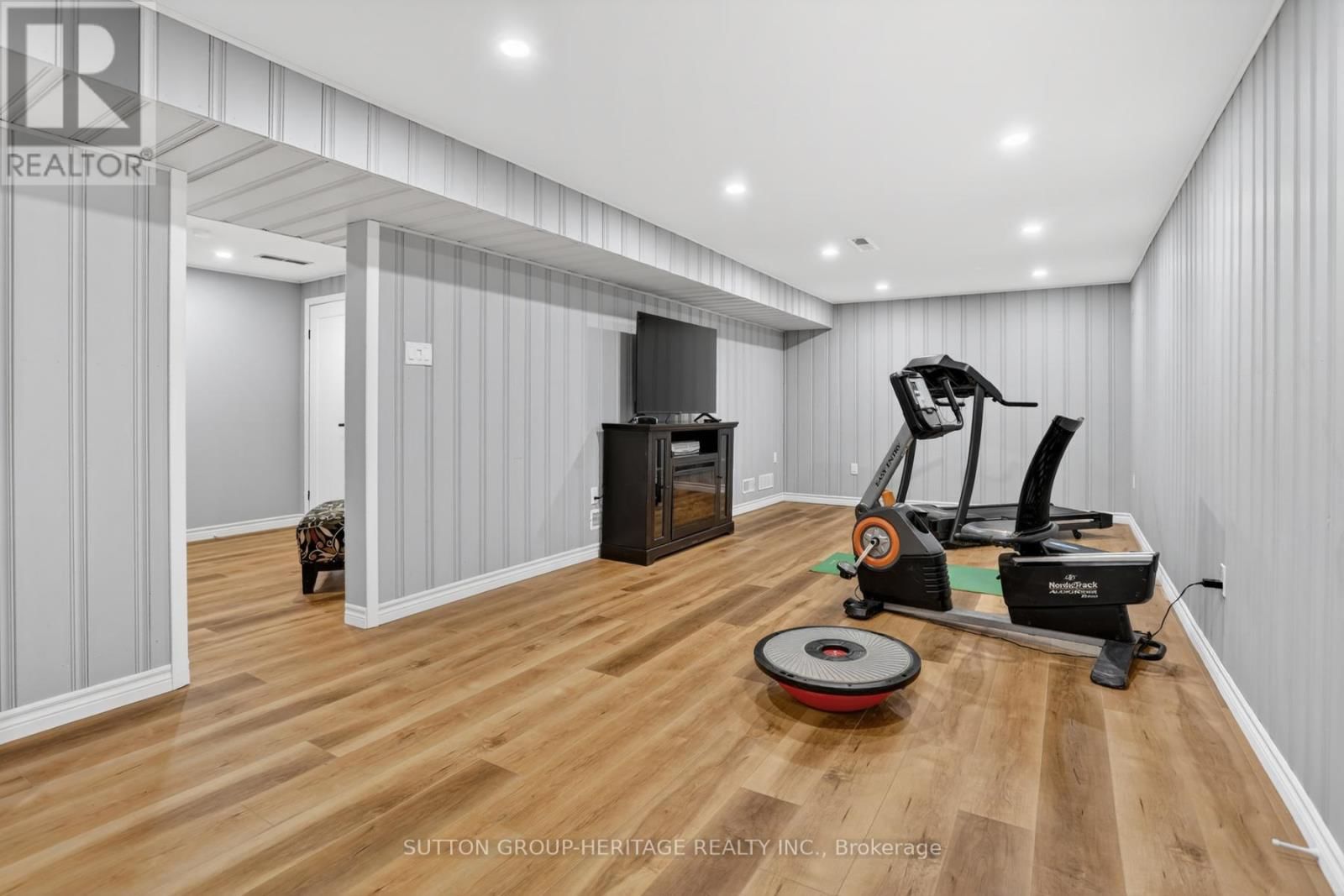 859 WESTDALE STREET Image 38