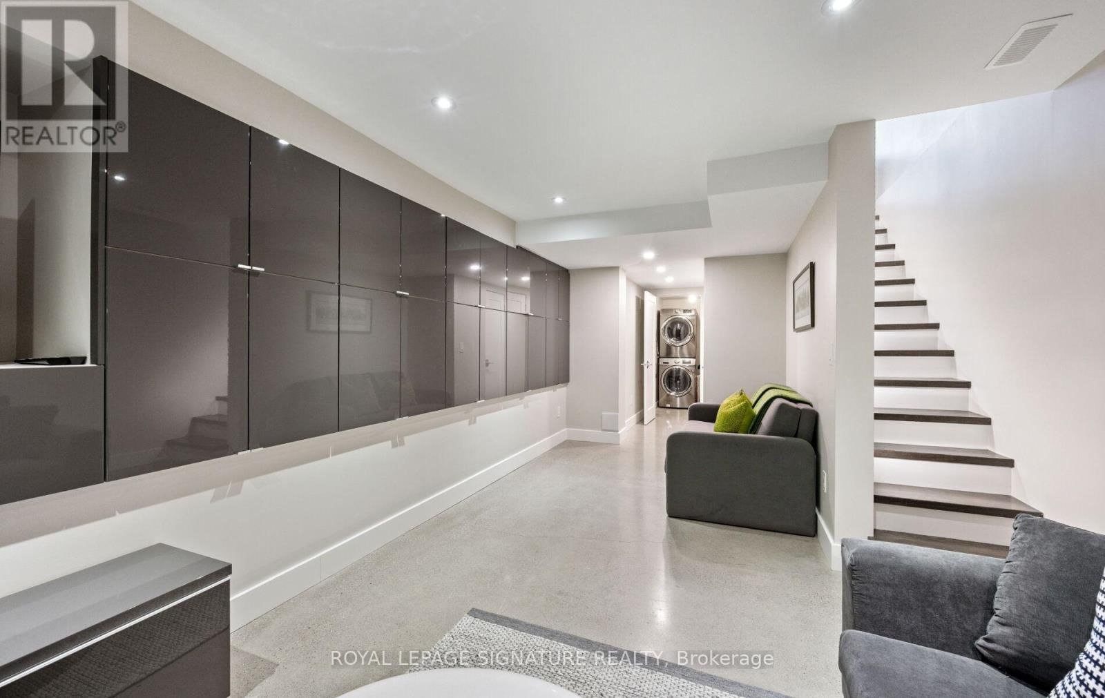 259 BOOTH AVENUE Image 18