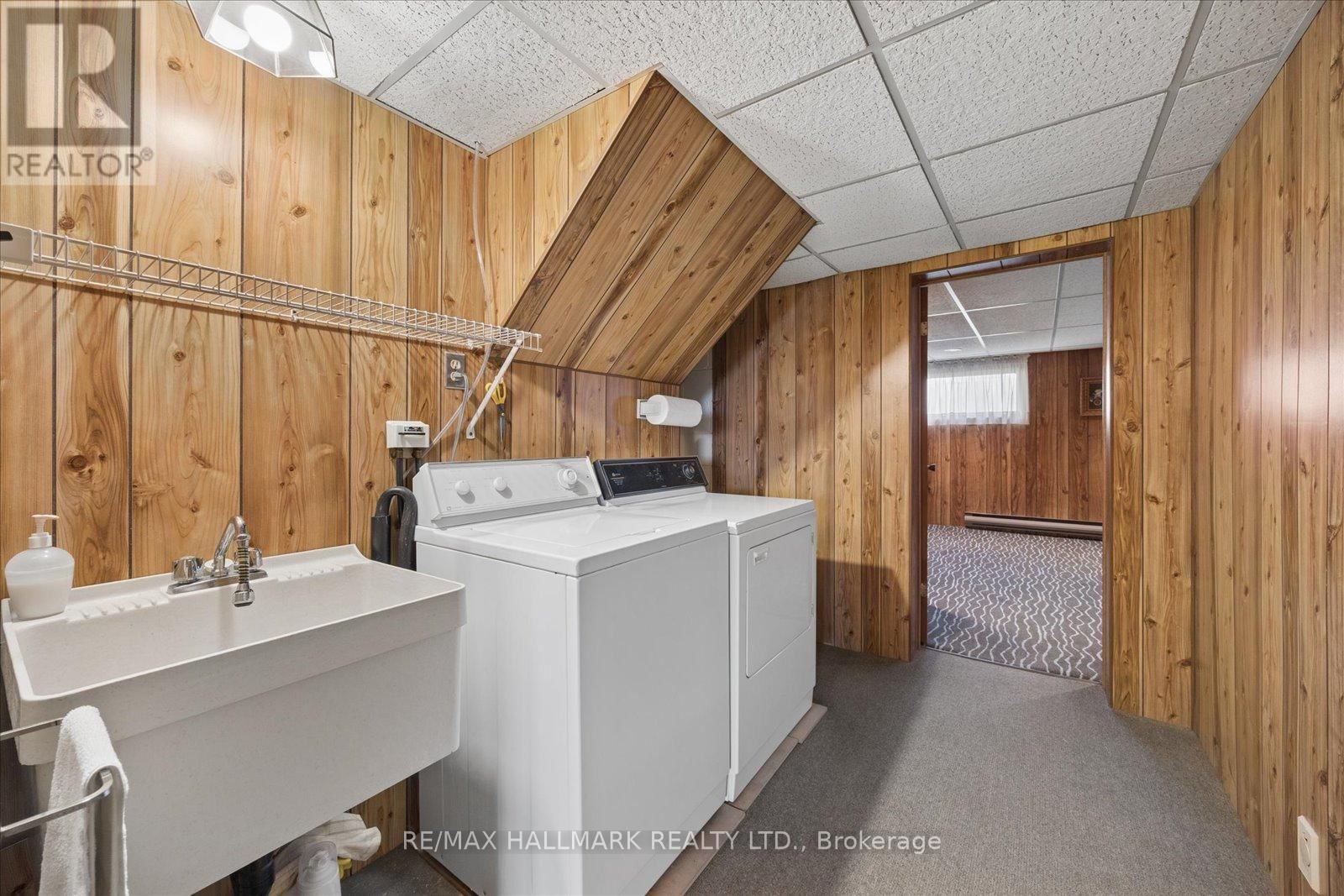 63 MONTVALE DRIVE Image 34