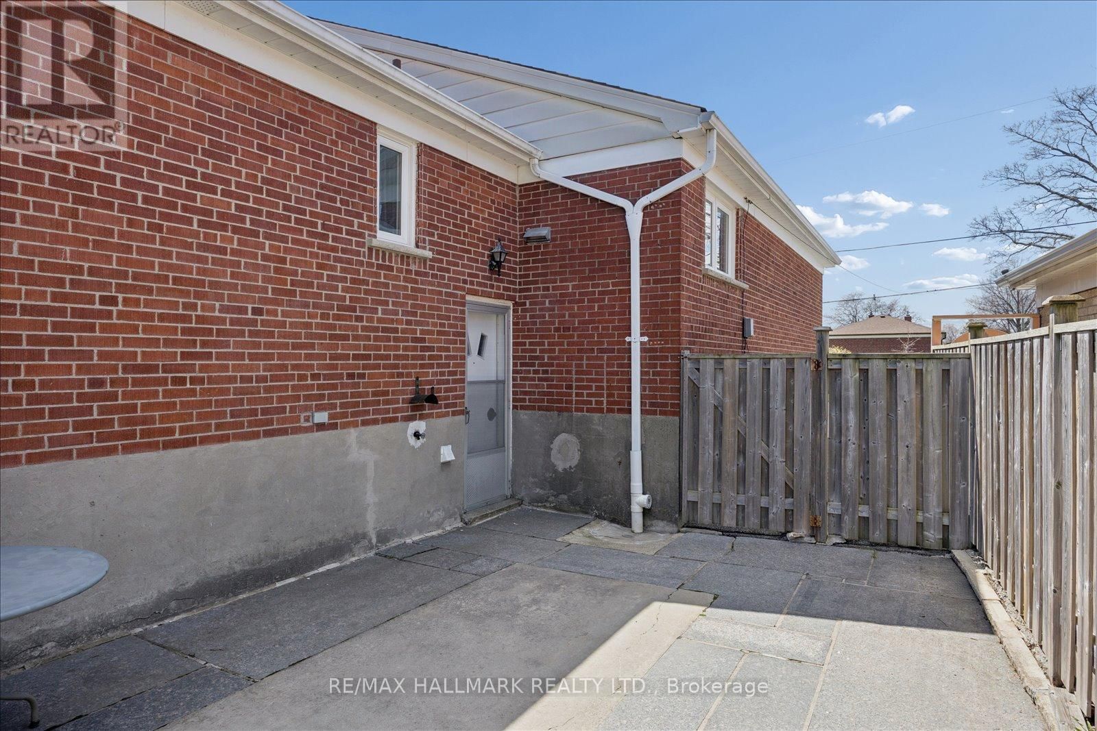 63 MONTVALE DRIVE Image 35