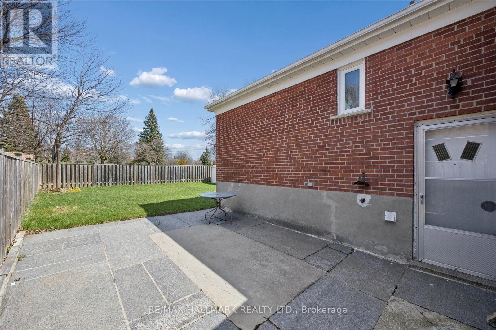 63 MONTVALE DRIVE Image 36