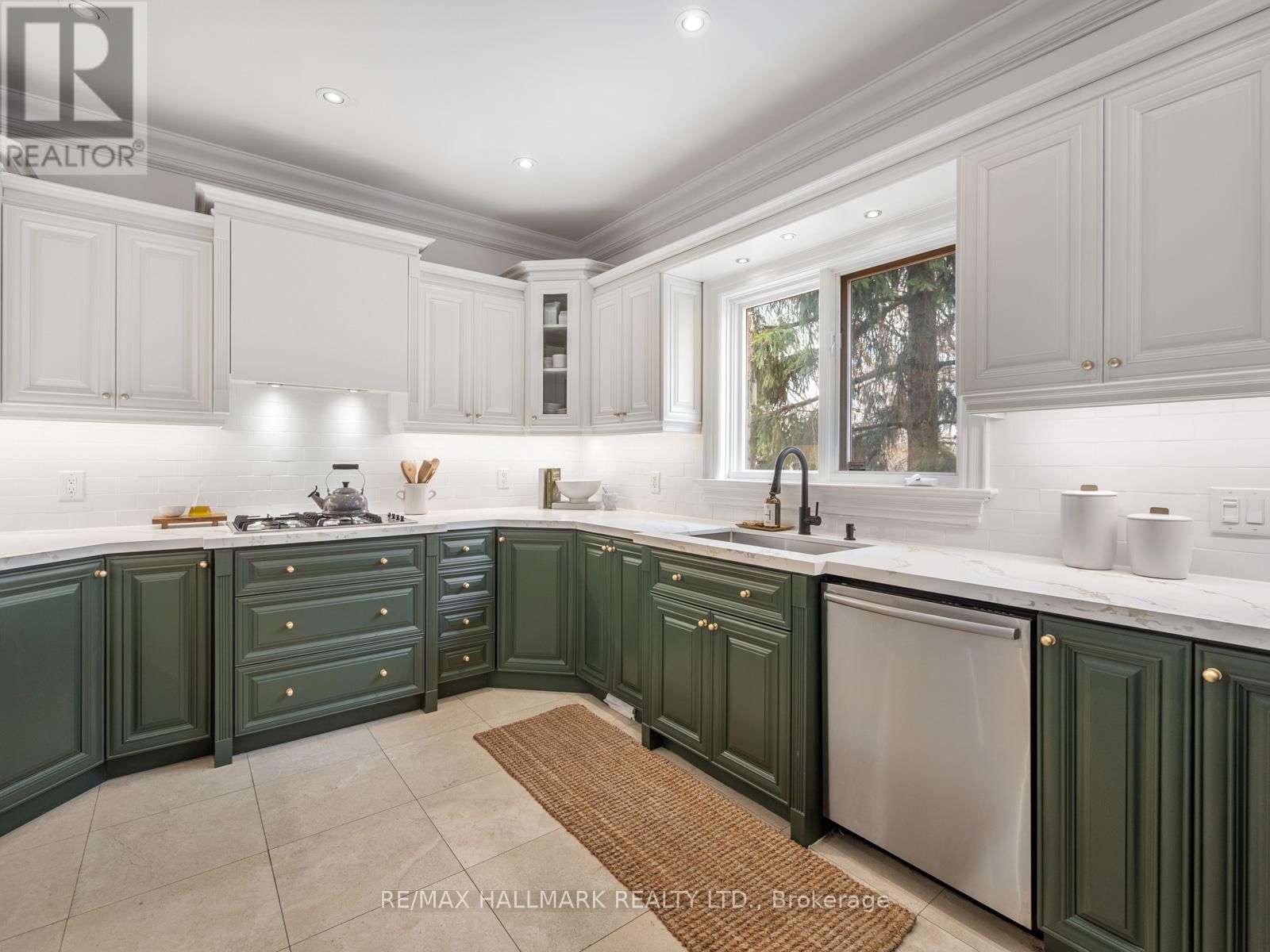 122 HOPEDALE AVENUE Image 15