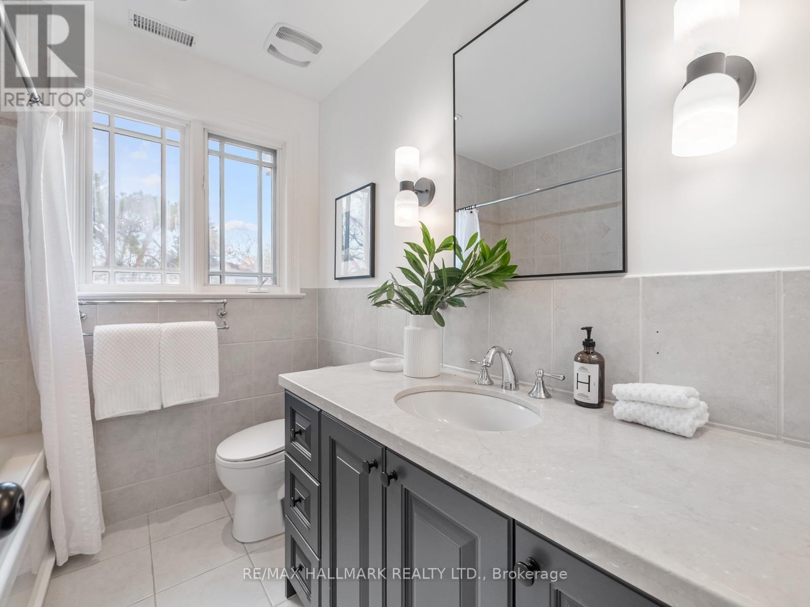 122 HOPEDALE AVENUE Image 35