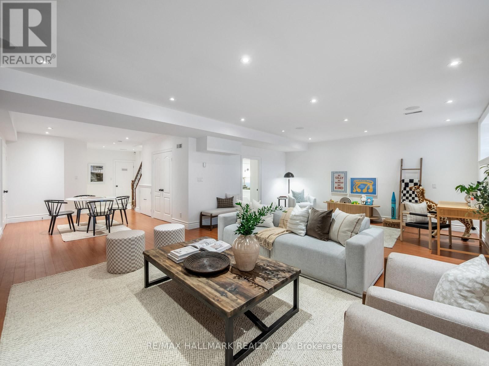 122 HOPEDALE AVENUE Image 39