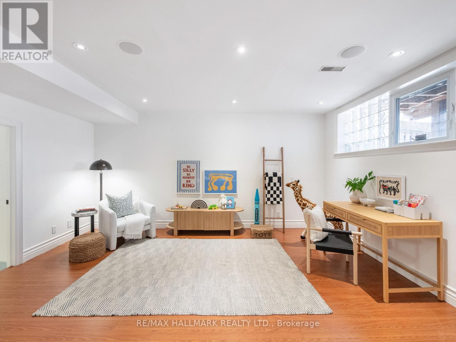 122 HOPEDALE AVENUE Image 40