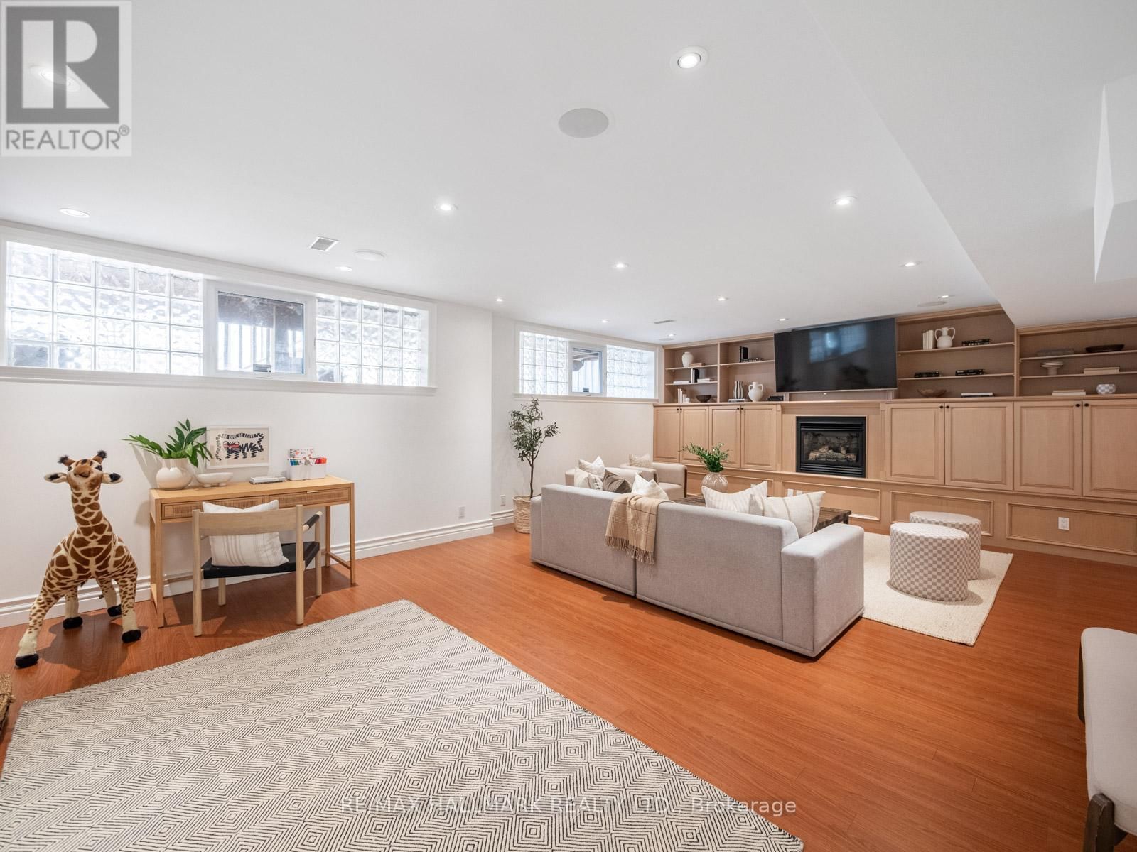 122 HOPEDALE AVENUE Image 41