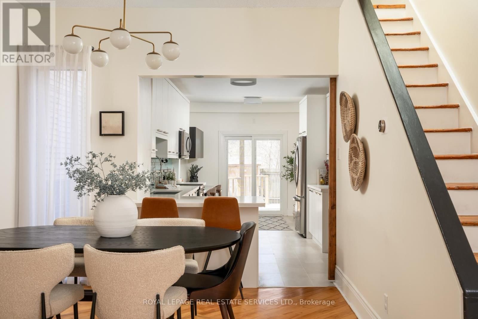 164 MUNRO STREET Image 10