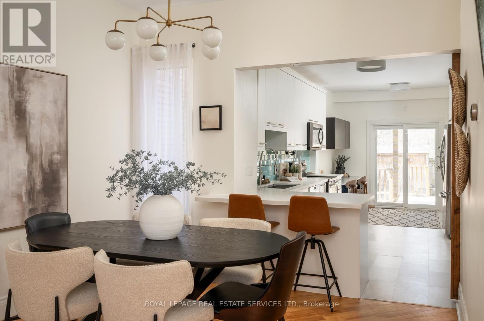 164 MUNRO STREET Image 11