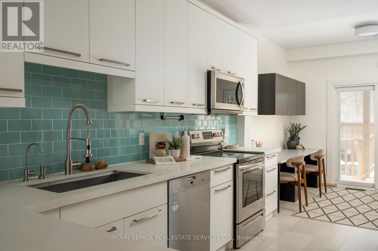 164 MUNRO STREET Image 14