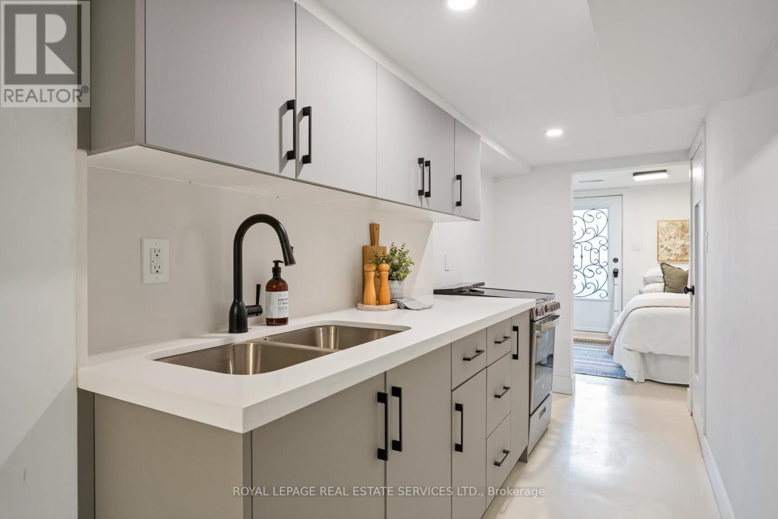 164 MUNRO STREET Image 38