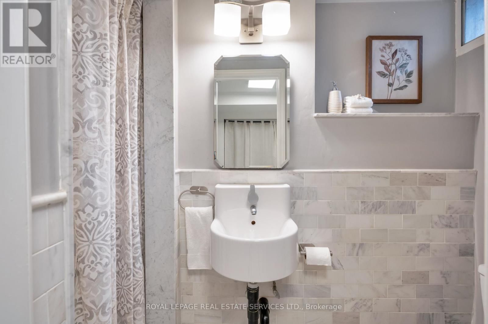 164 MUNRO STREET Image 40