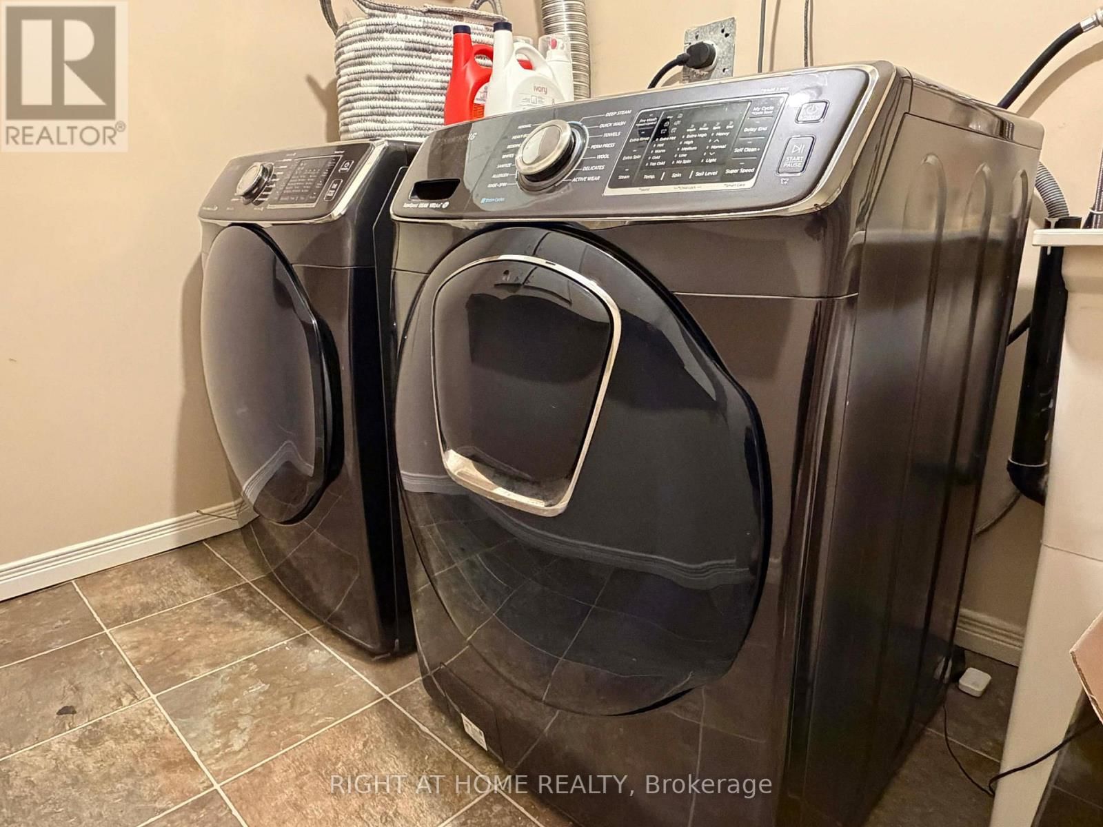 63 CANDLEBROOK DRIVE SOUTH Image 28