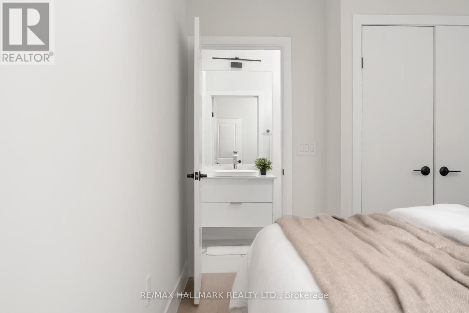 167 SAMMON AVENUE Image 26