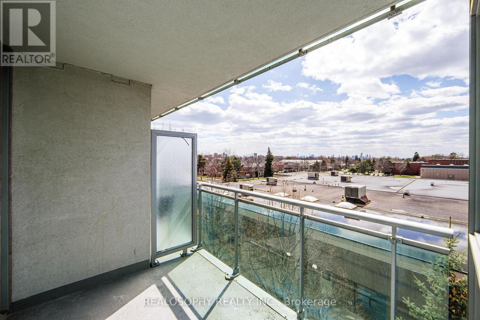 421 - 60 FAIRFAX CRESCENT Image 15