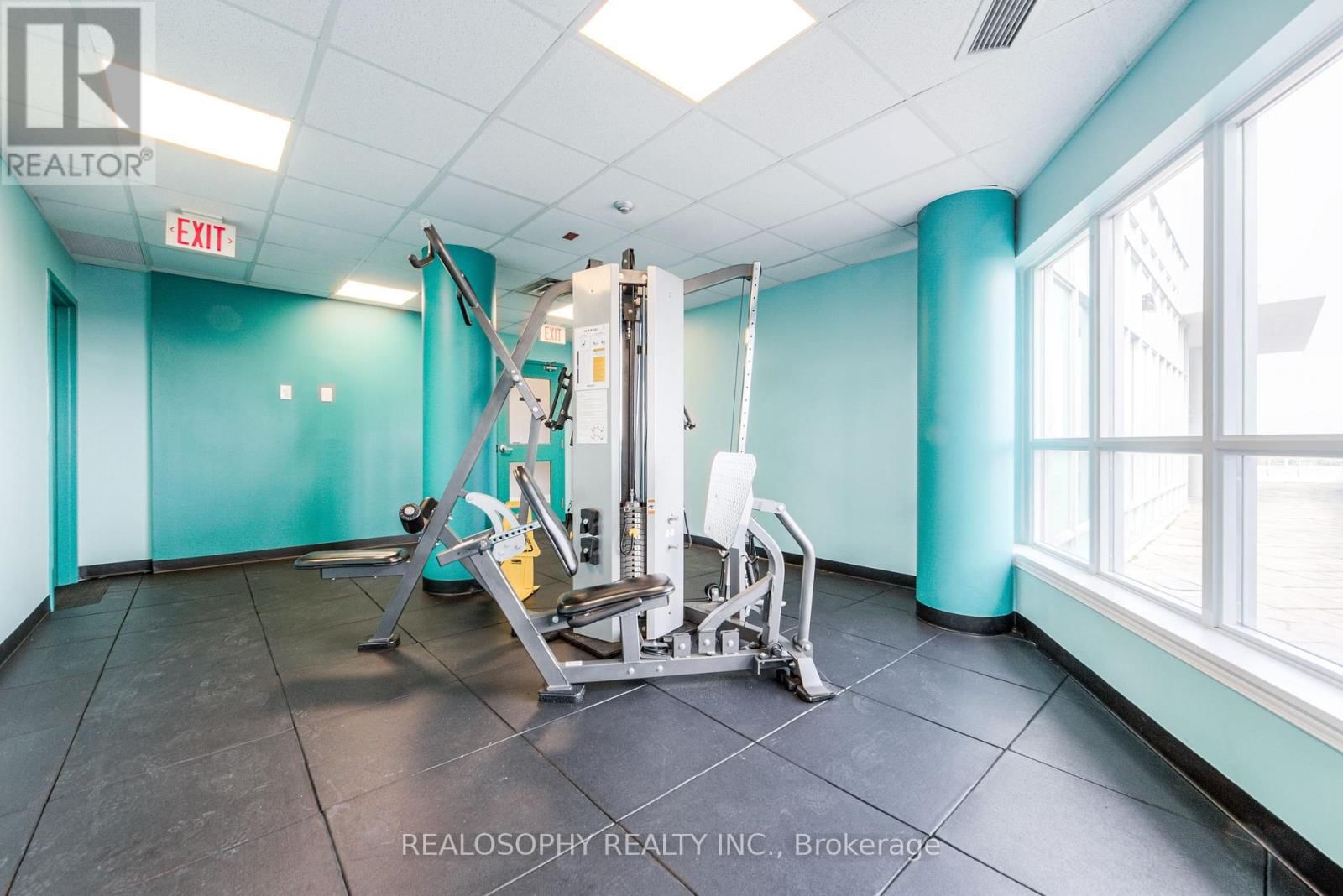 421 - 60 FAIRFAX CRESCENT Image 19