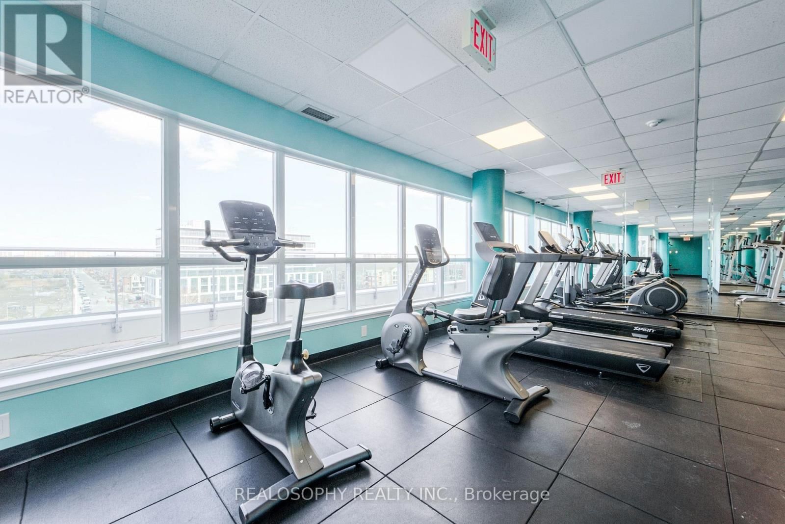 421 - 60 FAIRFAX CRESCENT Image 20