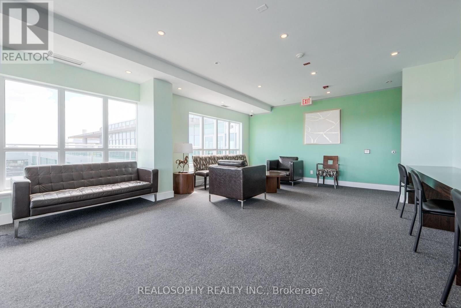 421 - 60 FAIRFAX CRESCENT Image 24