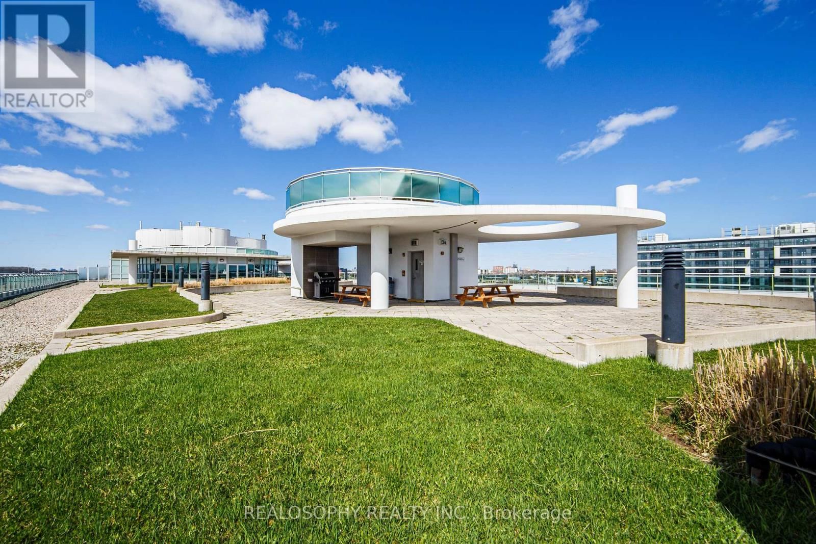 421 - 60 FAIRFAX CRESCENT Image 27