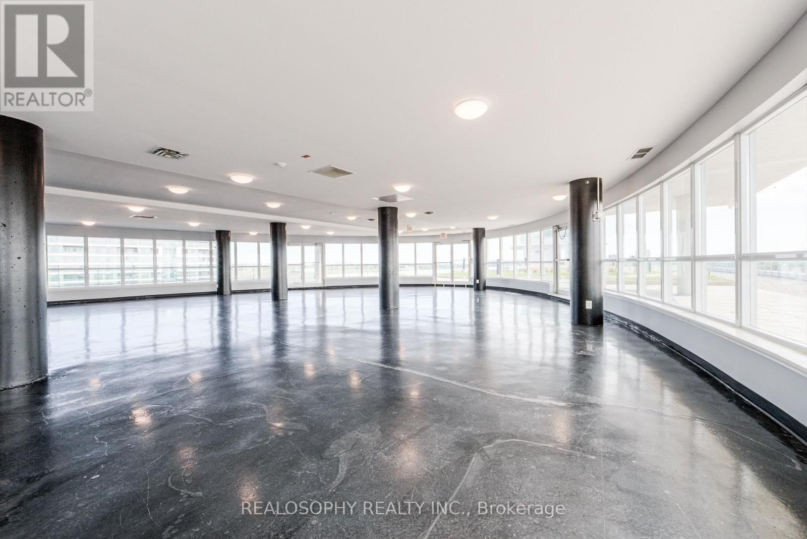 421 - 60 FAIRFAX CRESCENT Image 28