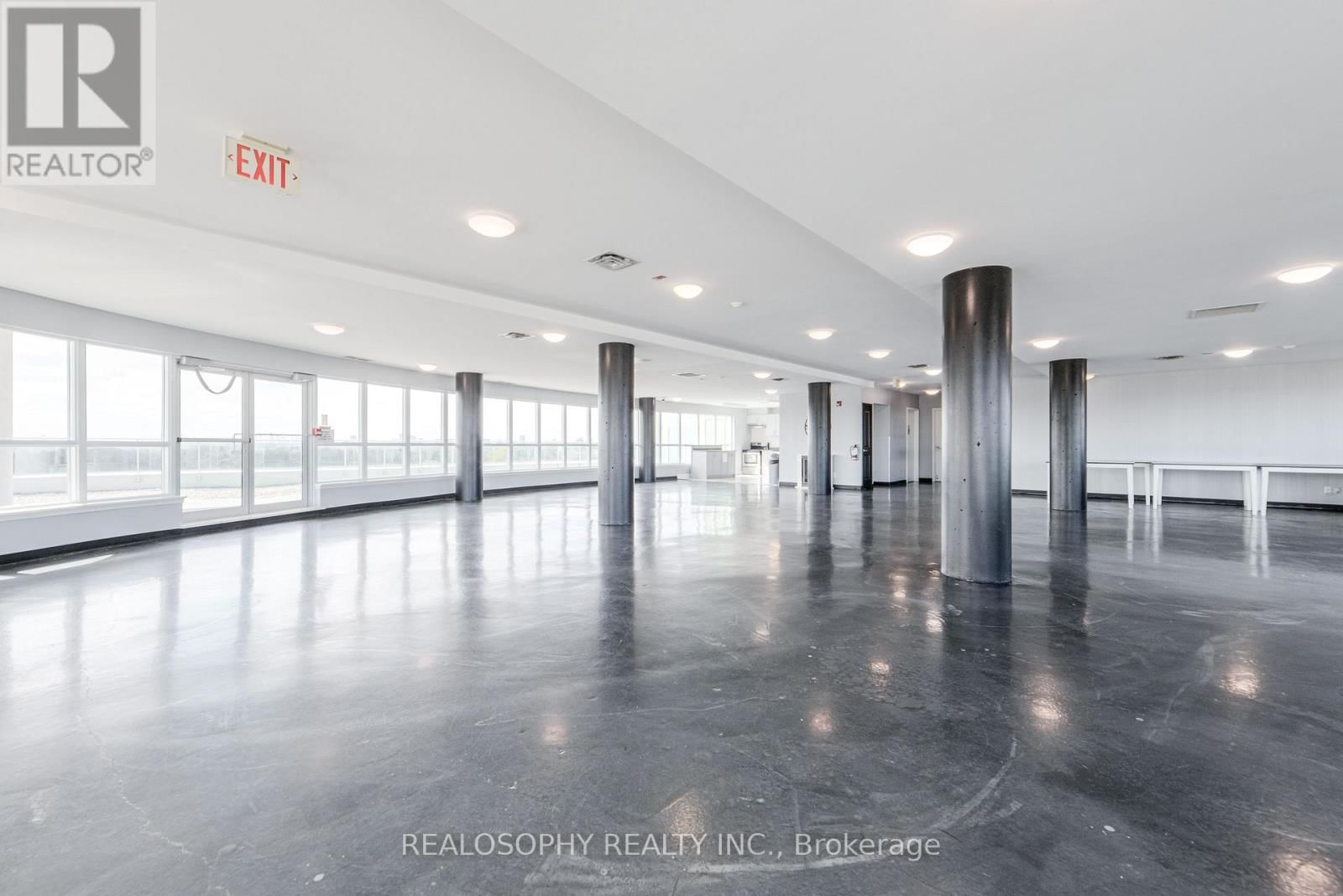 421 - 60 FAIRFAX CRESCENT Image 29