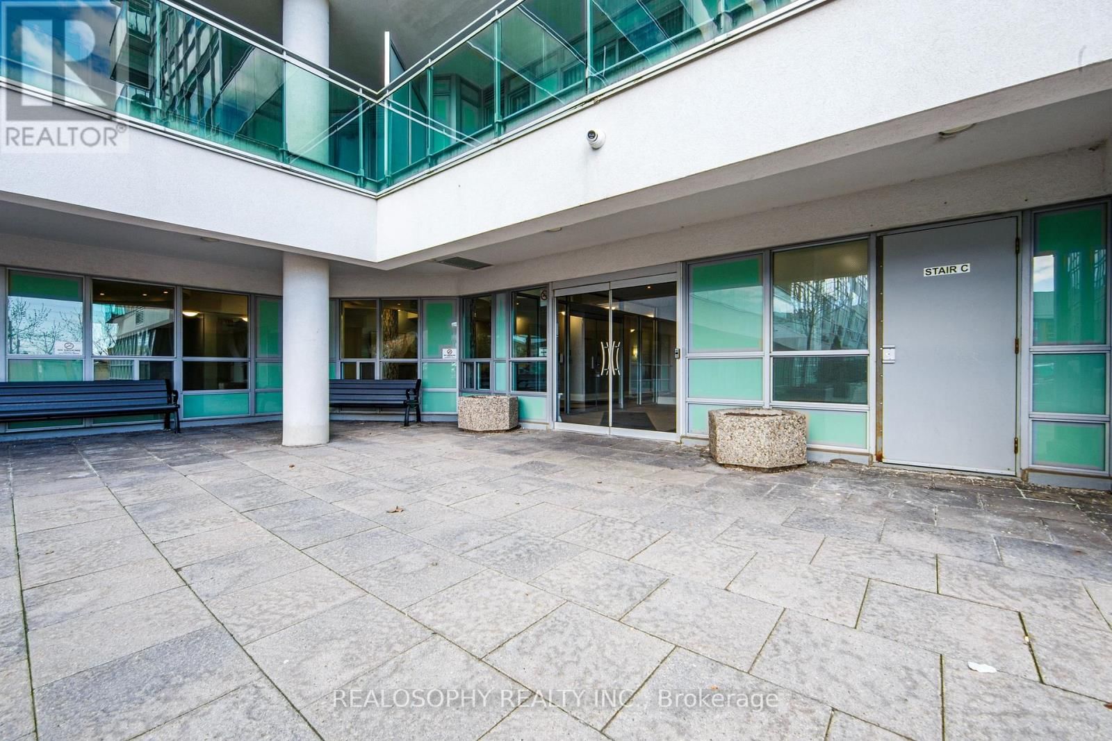 421 - 60 FAIRFAX CRESCENT Image 30