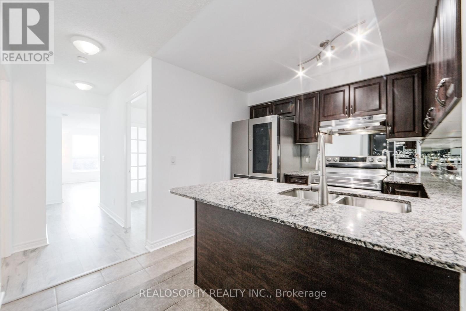 421 - 60 FAIRFAX CRESCENT Image 4