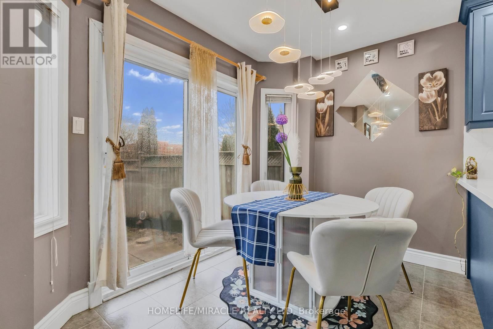 33 AUBURN LANE Image 20