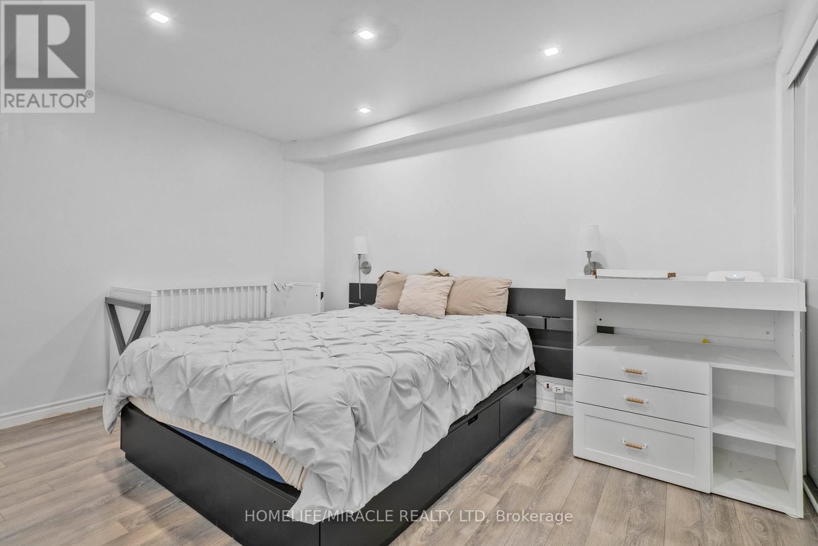 33 AUBURN LANE Image 41